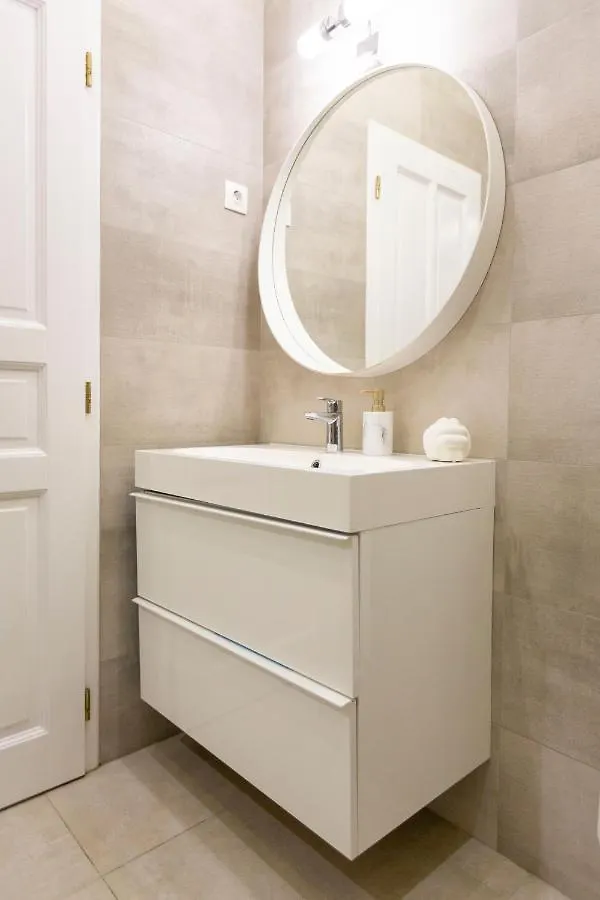 Luxury 3Bedrm 2Bathrm Apartment With Danube River View Budapest 0*,  Hungary