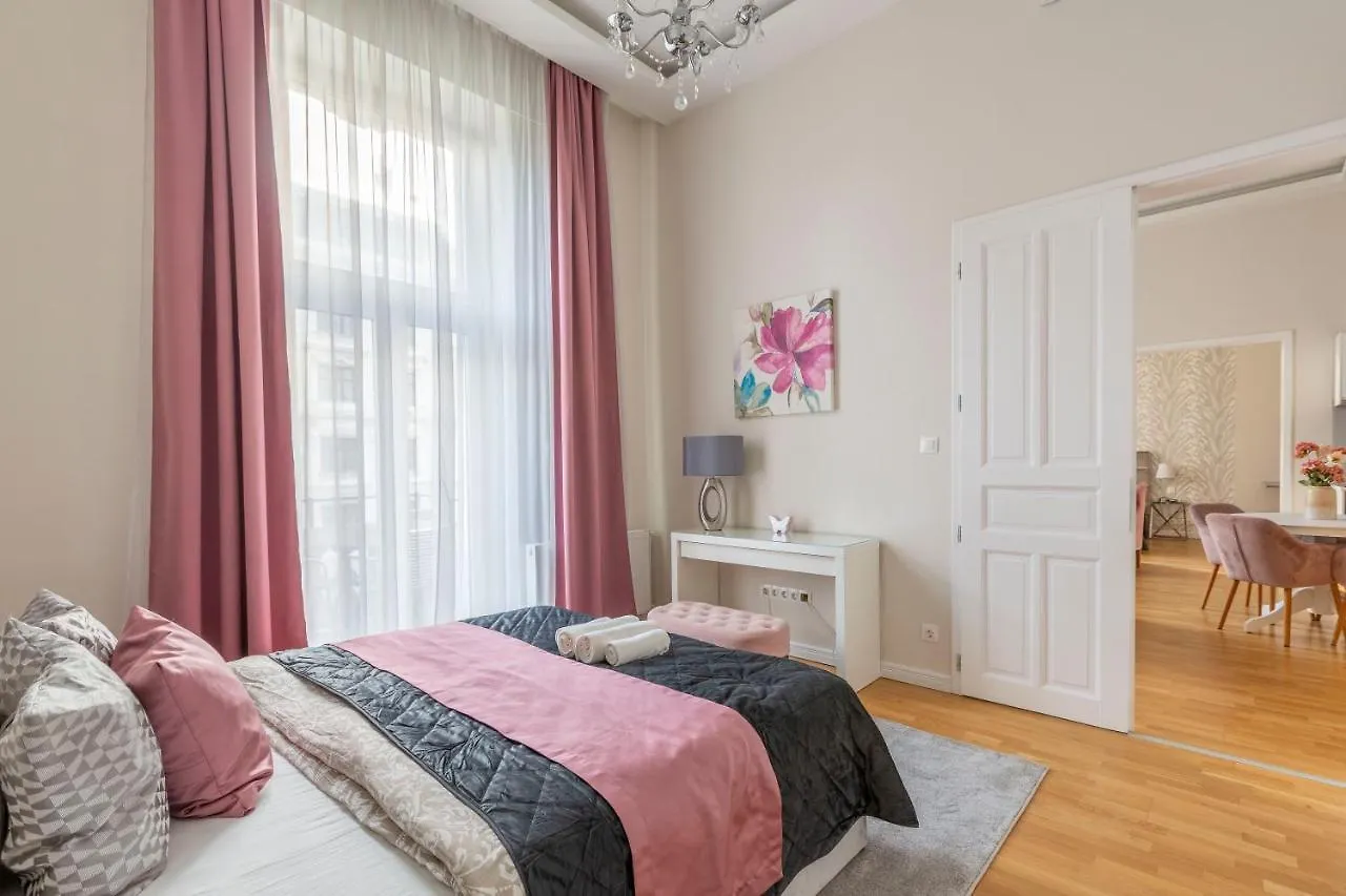 Luxury 3Bedrm 2Bathrm Apartment With Danube River View Budapest Hungary